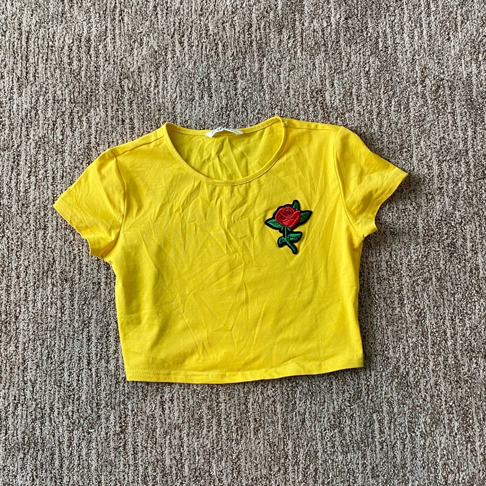 SHEIN Girls Yellow Flower Patched Crop-Top
